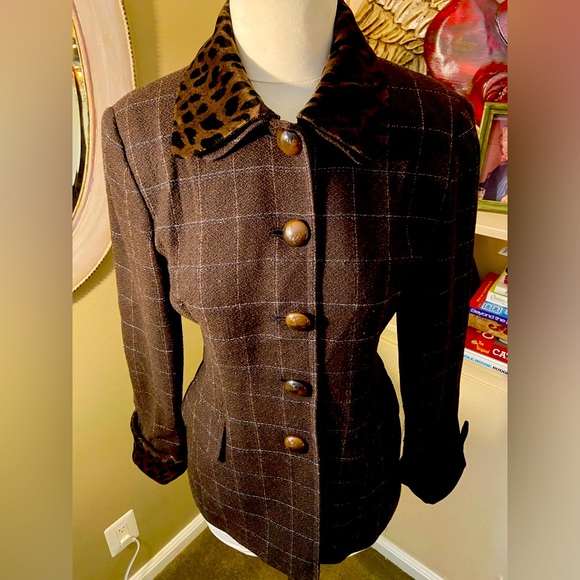 Christian Dior jacket size 10; with detachable collar and cuffs. Exquisite - Picture 2 of 15